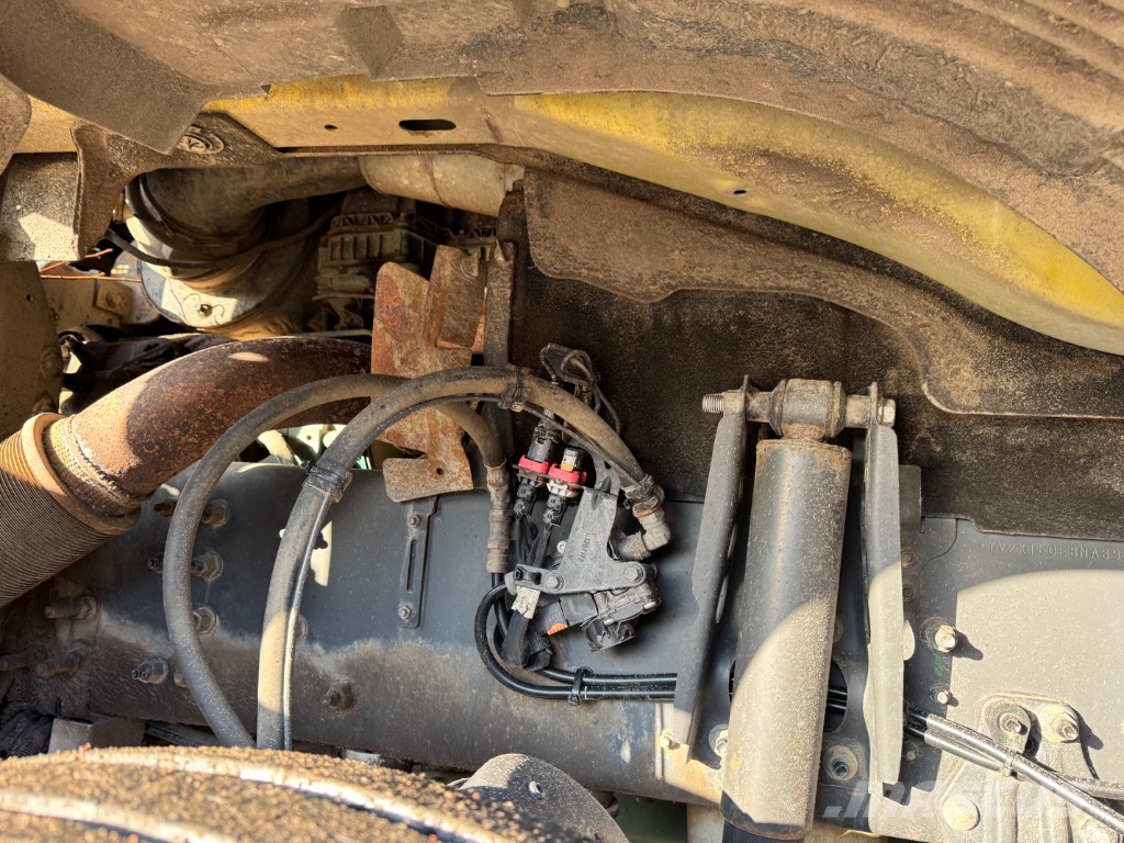Volvo FM 540 6X6 / Wüst SMC-812TCR ماكينات تقطيع أخشاب الحراجة