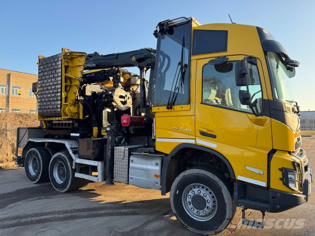 Volvo FM 540 6X6 / Wüst SMC-812TCR ماكينات تقطيع أخشاب الحراجة