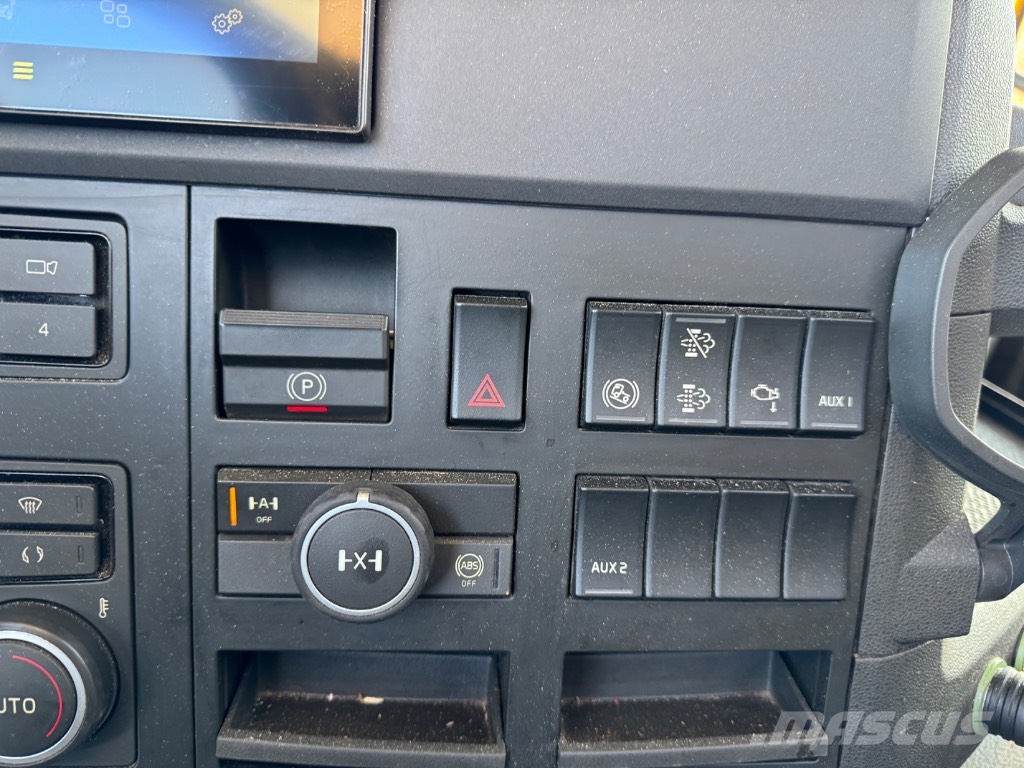 Volvo FM 540 6X6 / Wüst SMC-812TCR ماكينات تقطيع أخشاب الحراجة