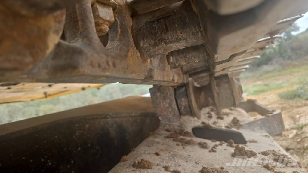 Komatsu PC 240 NLC-10 Гусеничные экскаваторы