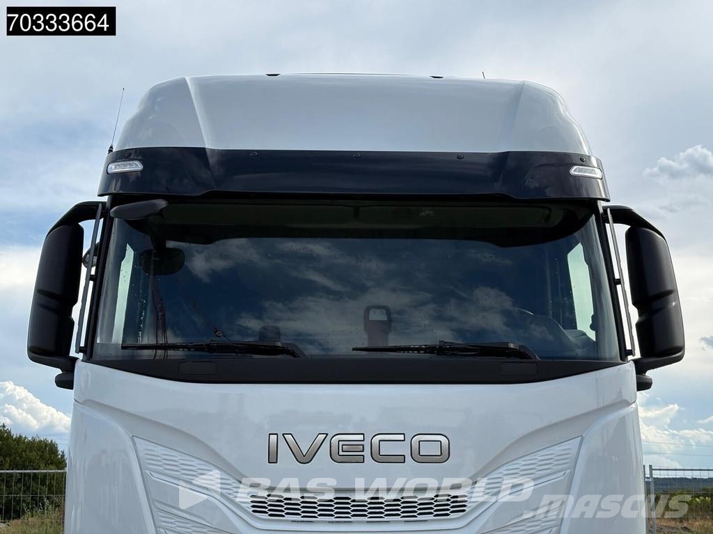 Iveco S-Way 500 4X2 NEW! Retarder 2x tanks Standklima AC Sattelzugmaschinen