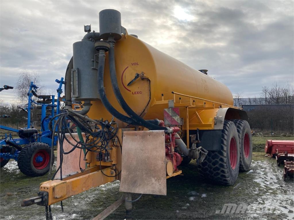 Veenhuis SP 15800 Fast- och kletgödselspridare