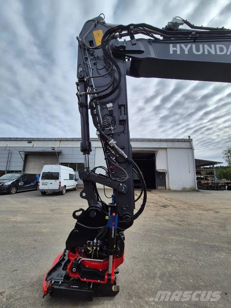 Hyundai HX 300 Raupenbagger