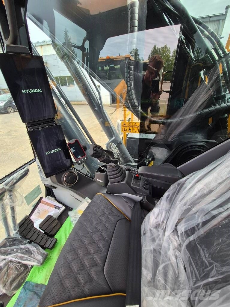 Hyundai HX 300 Raupenbagger