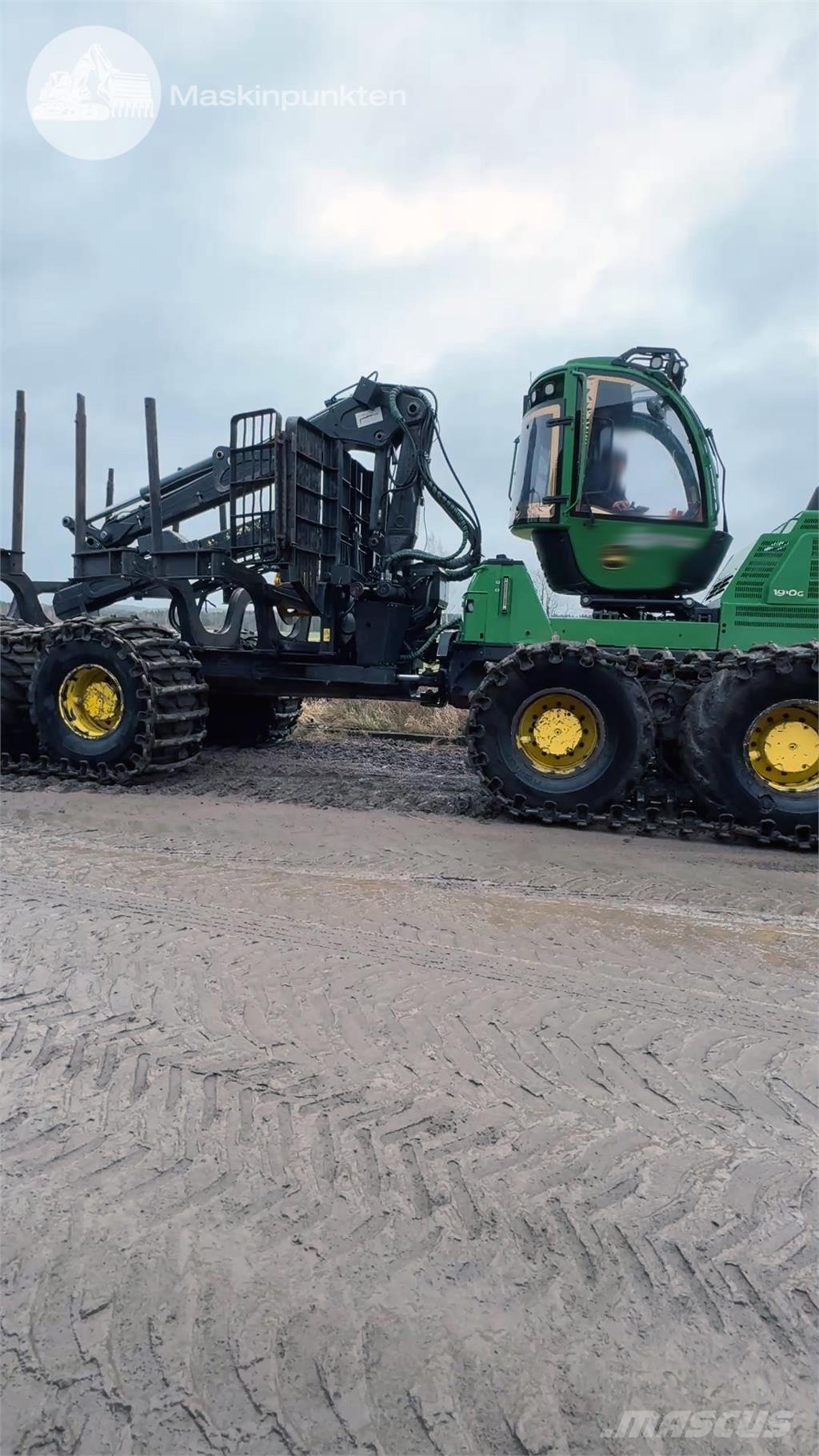 John Deere 1910 G Forwarder