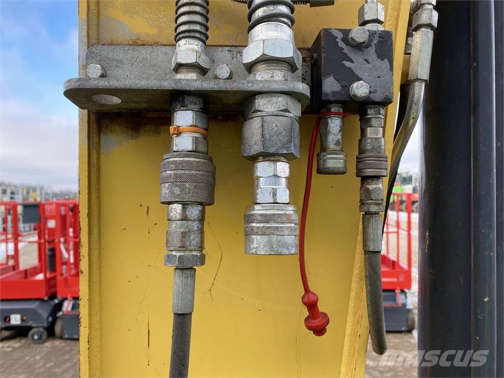 Yanmar VIO80-1A 轮式挖掘机