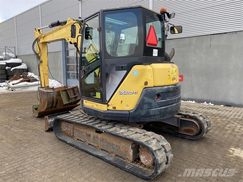 Yanmar VIO80-1A 轮式挖掘机