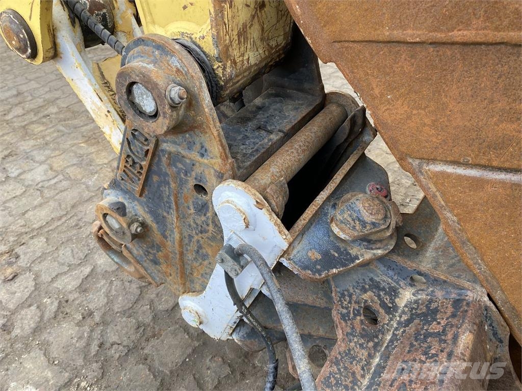 Yanmar VIO80-1A 轮式挖掘机