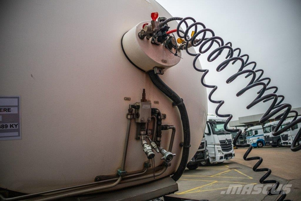 ETA CITERNE LAIT/MILCH/MILK 29000L Semi-trailer med Tank