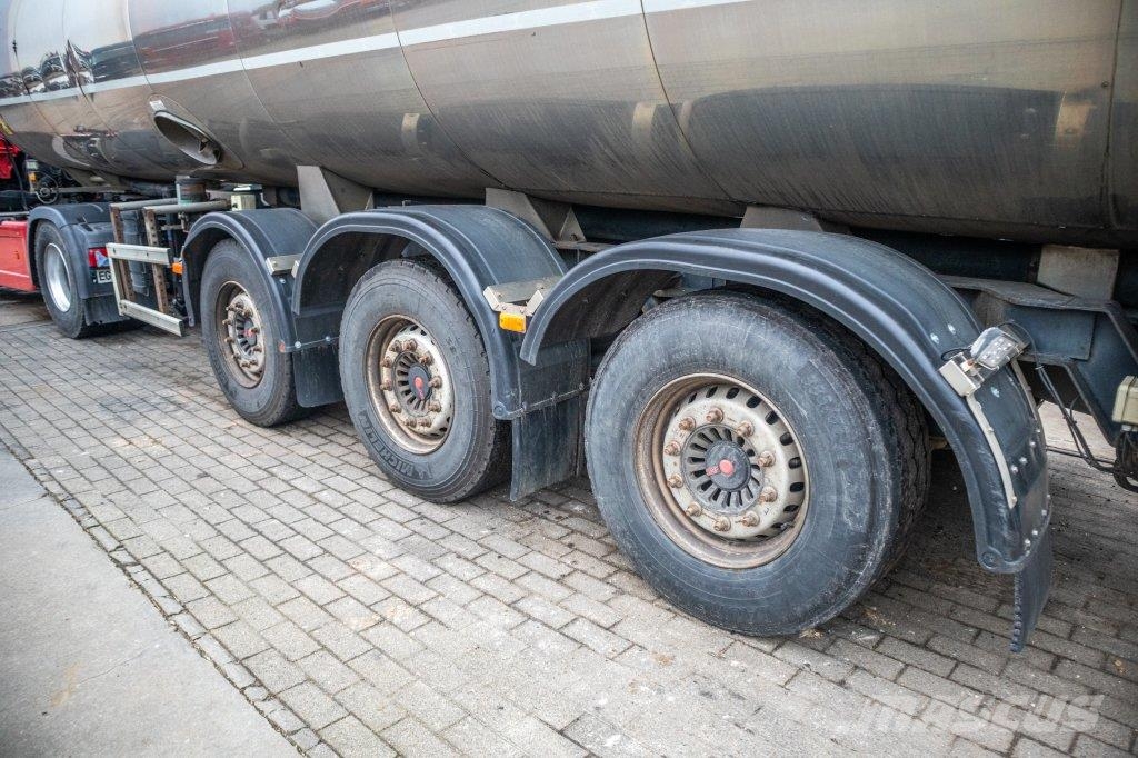 ETA CITERNE LAIT/MILCH/MILK 29000L Semi-trailer med Tank