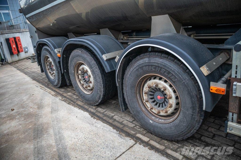ETA CITERNE LAIT/MILCH/MILK 29000L Semi-trailer med Tank