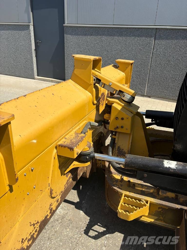 CAT D 5 K 2 LGP Bouteurs sur chenilles