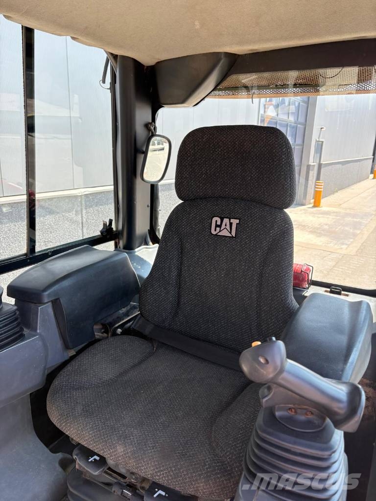 CAT D 5 K 2 LGP Bouteurs sur chenilles