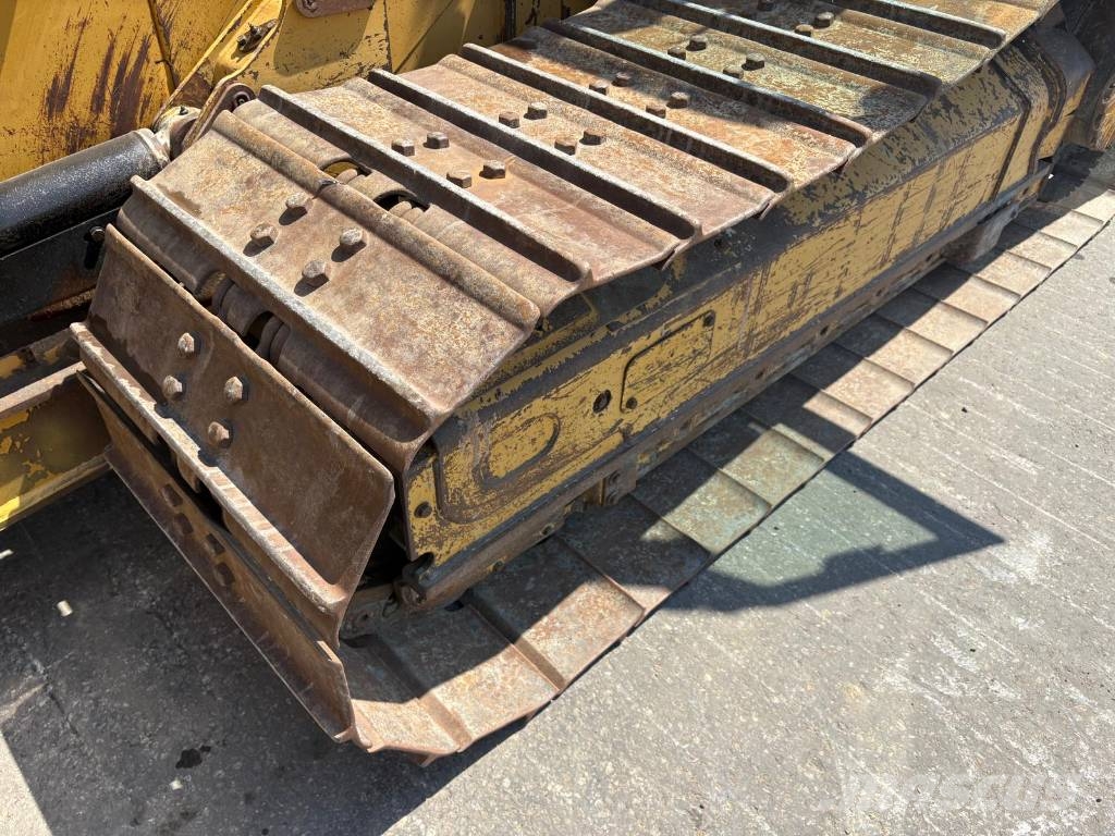 CAT D 5 K 2 LGP Bouteurs sur chenilles