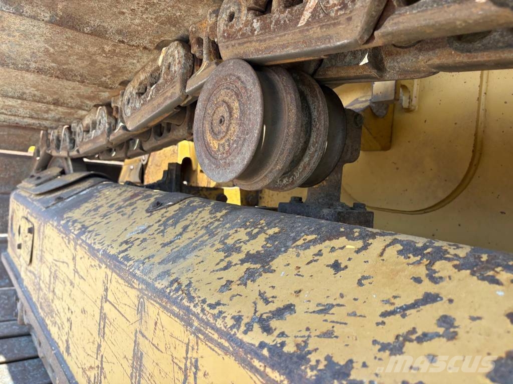 CAT D 5 K 2 LGP Bouteurs sur chenilles