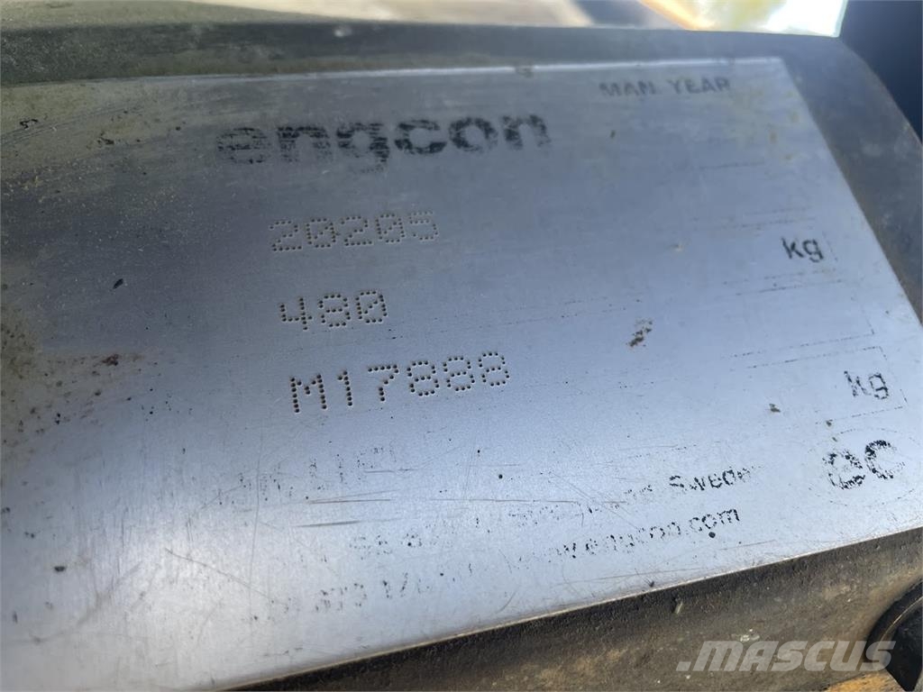 Komatsu PW160-7K Bageri na kotačima
