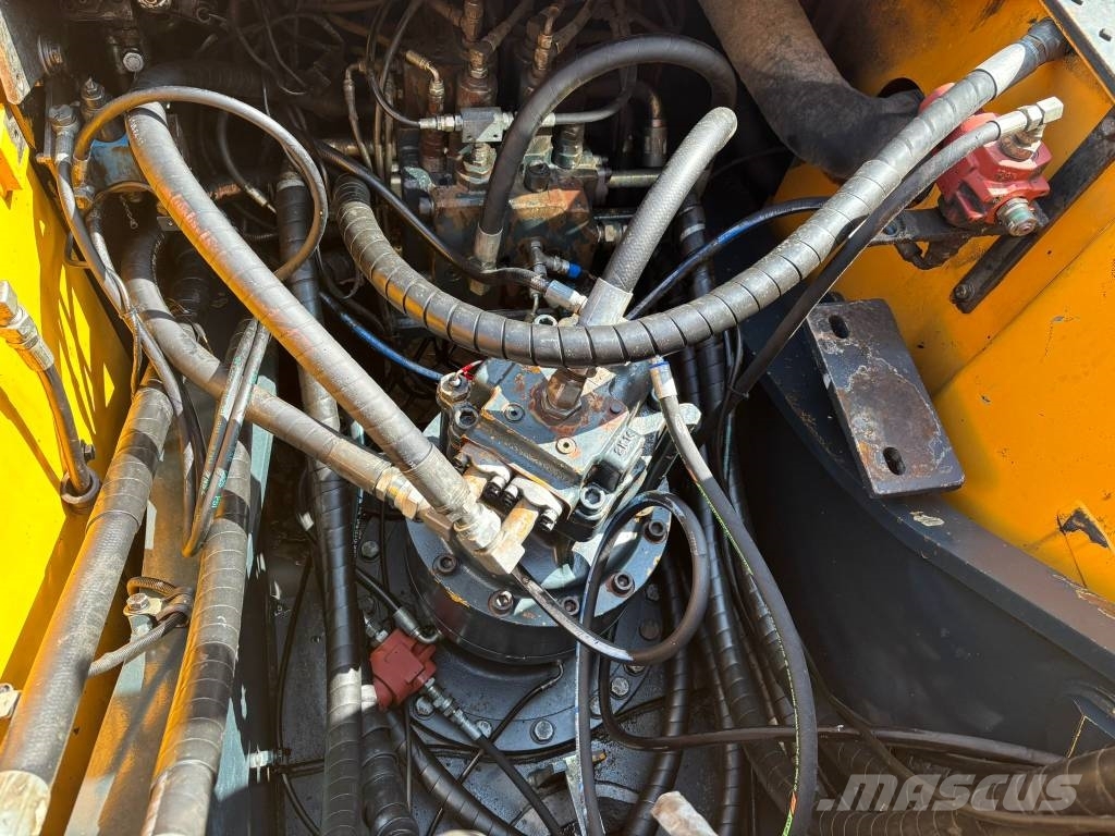 Hyundai Robex 300 LC-9 A Gravemaskiner på larvebånd