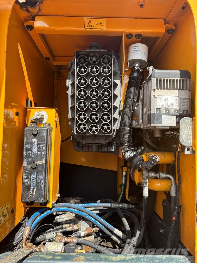 Hyundai Robex 300 LC-9 A Gravemaskiner på larvebånd