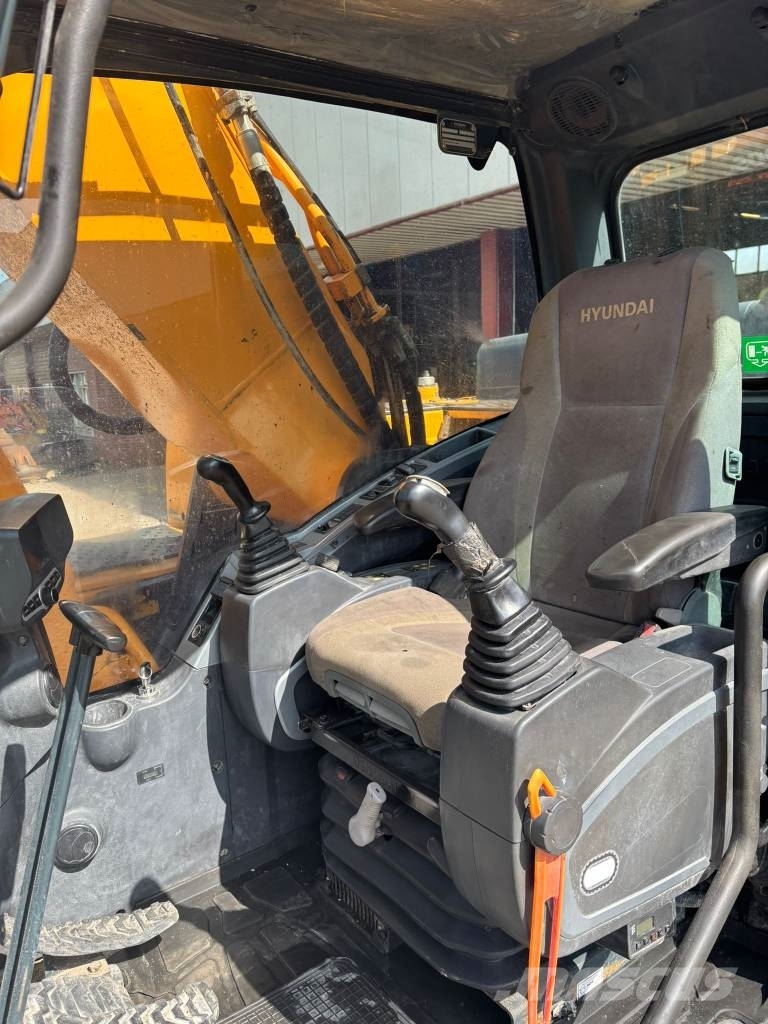 Hyundai Robex 300 LC-9 A Gravemaskiner på larvebånd