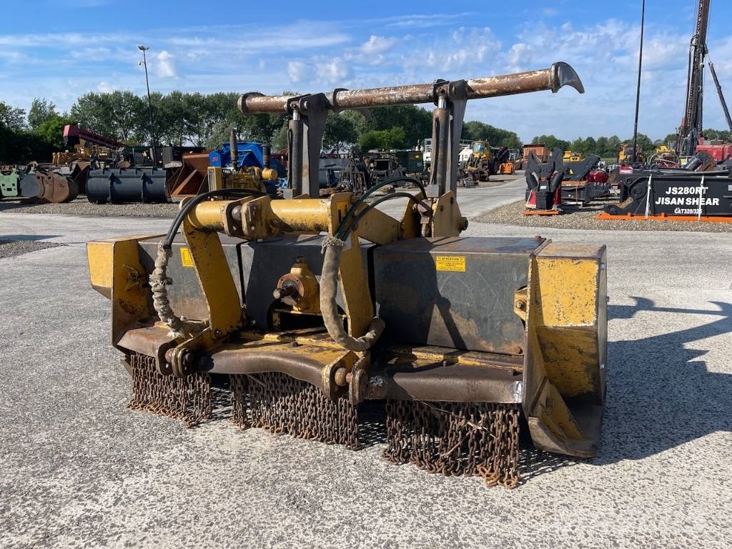 Plaisance BF Stump Grinder / Stobbenfrees Koku stumbru frēze