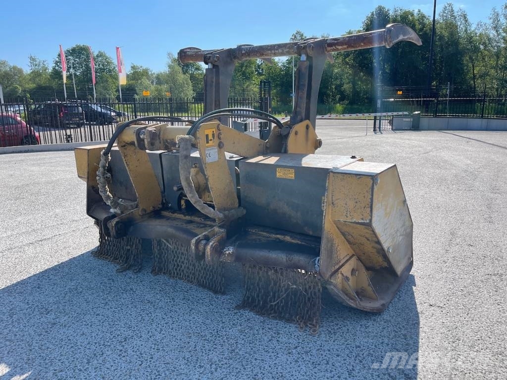 Plaisance BF Stump Grinder / Stobbenfrees Koku stumbru frēze