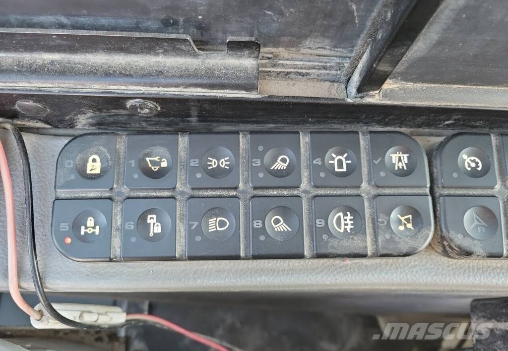 JCB HD 110 WD حفارات بعجل