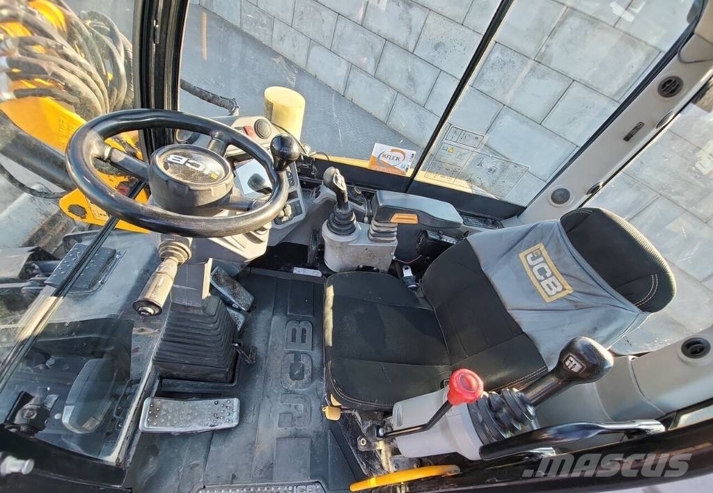 JCB HD 110 WD حفارات بعجل