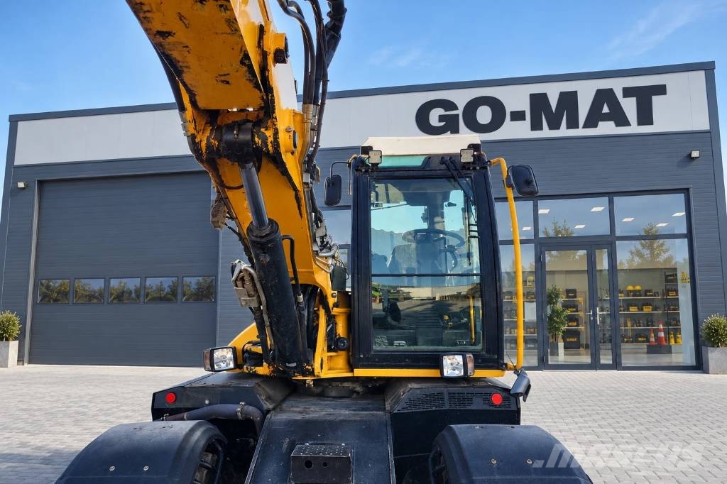 JCB HD 110 WD حفارات بعجل