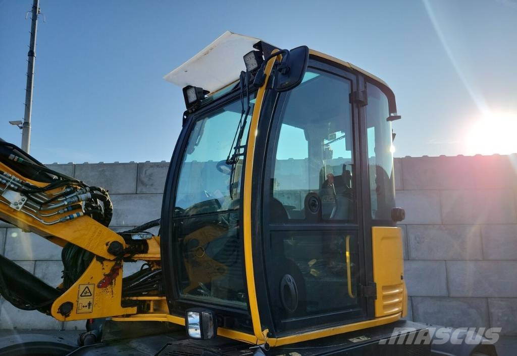 JCB HD 110 WD حفارات بعجل