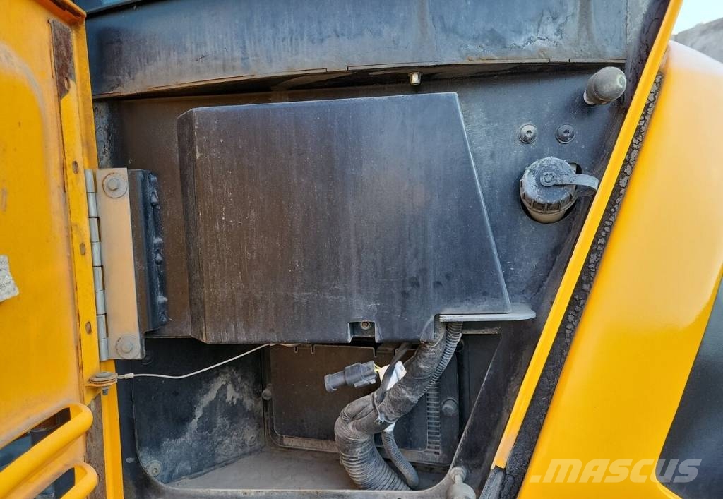 JCB HD 110 WD حفارات بعجل