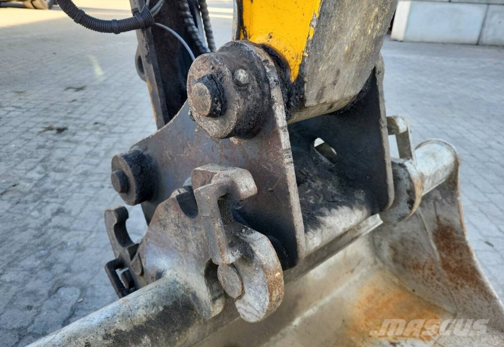 JCB HD 110 WD حفارات بعجل