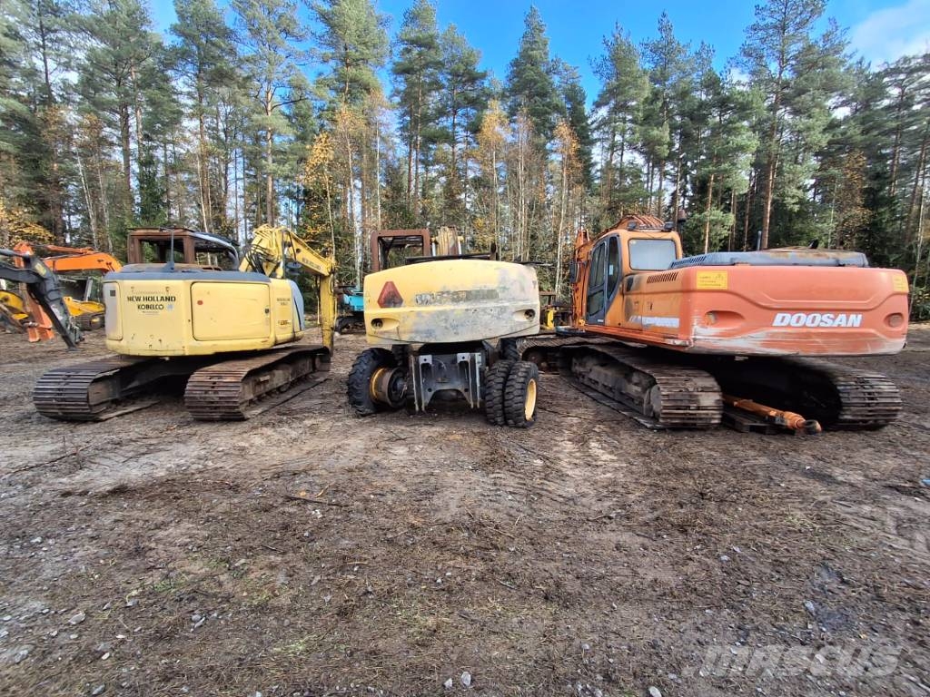 New Holland E 135 B SR LC Crawler excavators