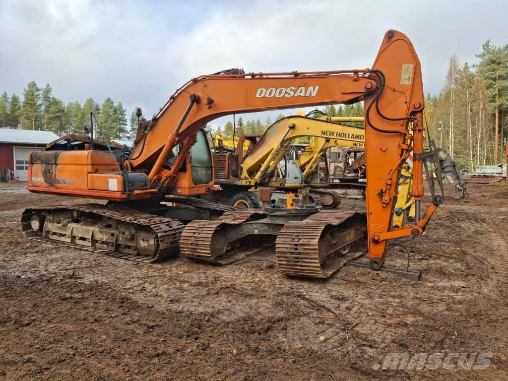 New Holland E 135 B SR LC Crawler excavators