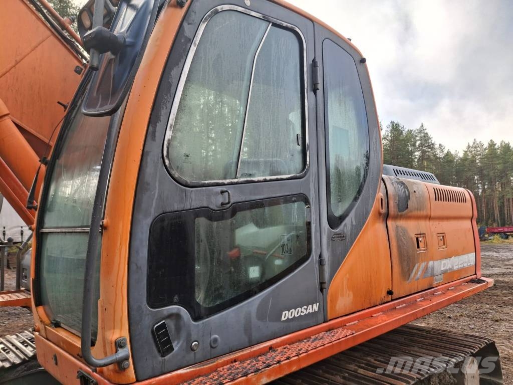 New Holland E 135 B SR LC Crawler excavators