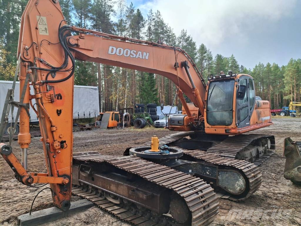 New Holland E 135 B SR LC Crawler excavators
