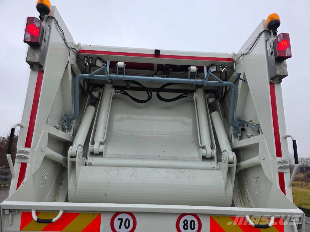 Renault TRUCKS D26 WIDE 320 P6X2 E6 PASSO 4100 Vuilniswagens