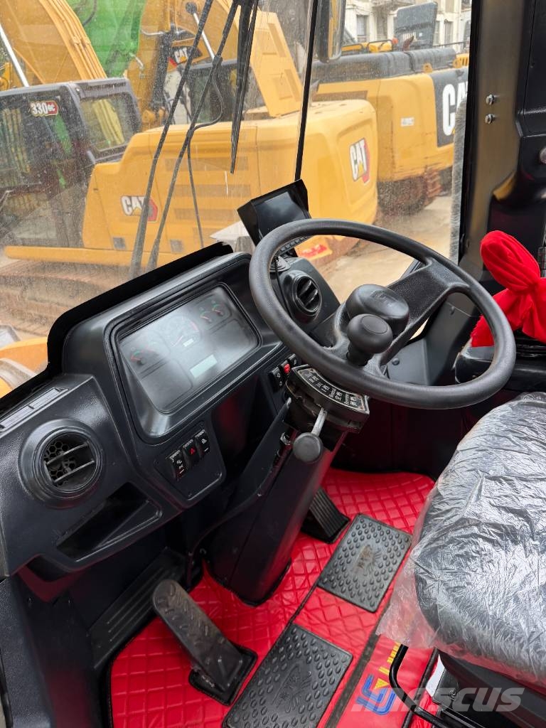 LiuGong 856 H 1000 units loaders in stock Фронтальні навантажувачі