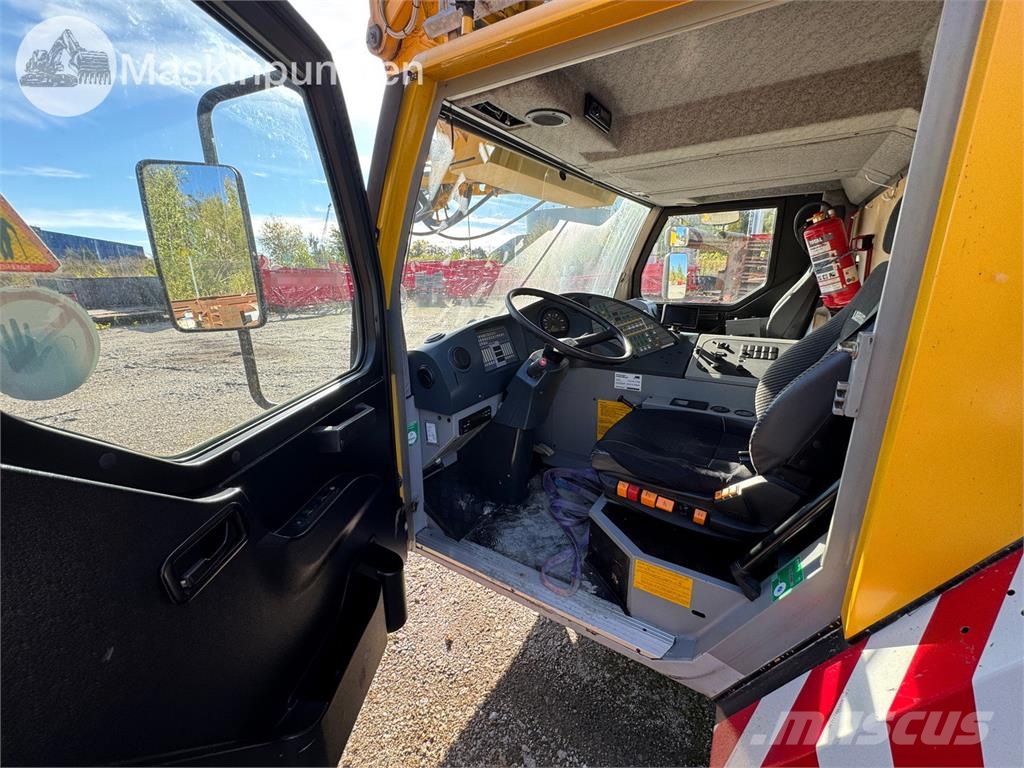 Liebherr MK100 자동 크레인