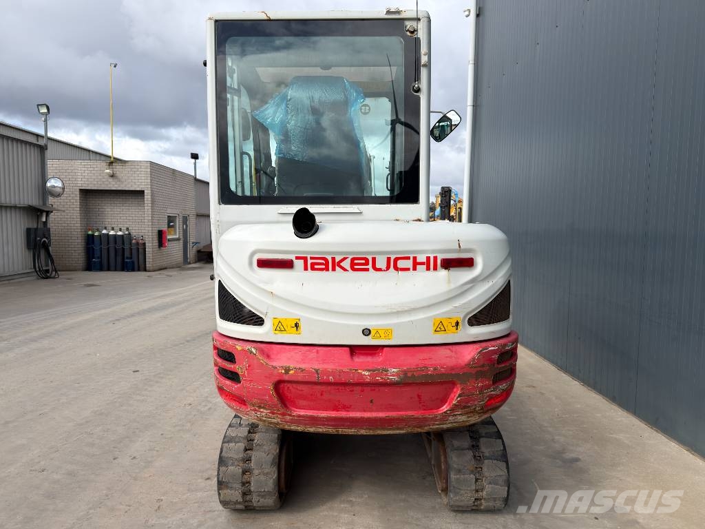 Takeuchi TB230 Minikaivukoneet < 7t
