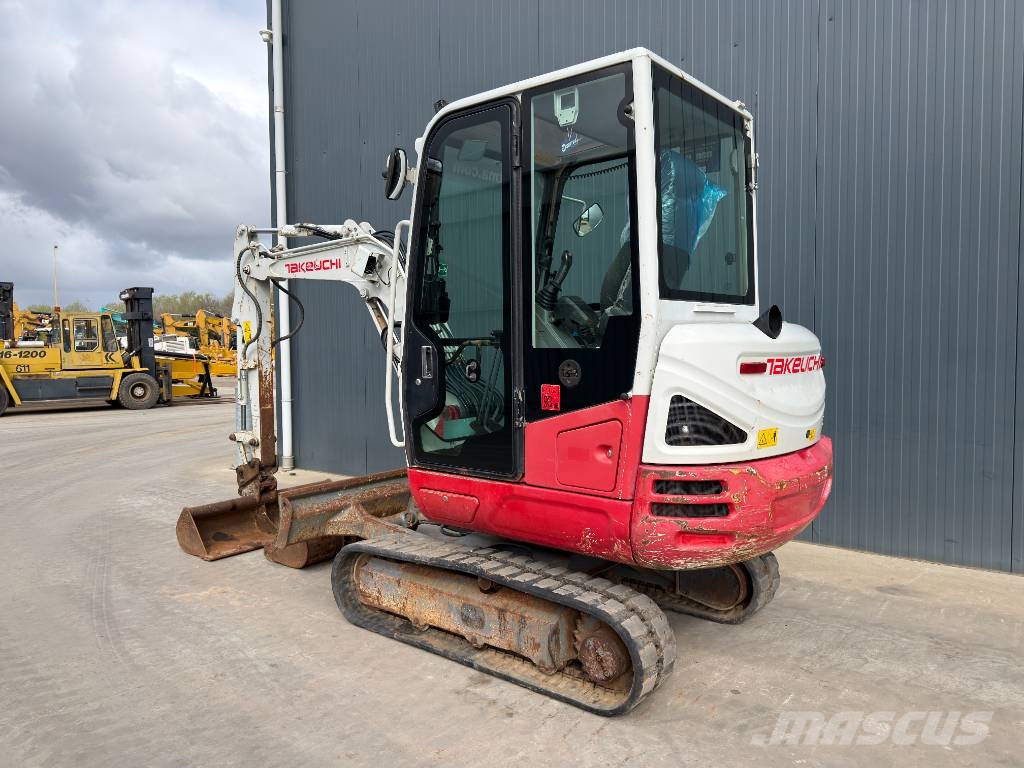 Takeuchi TB230 Minikaivukoneet < 7t