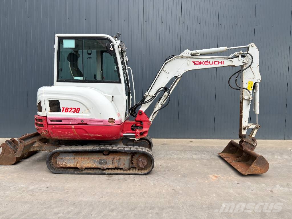 Takeuchi TB230 Minikaivukoneet < 7t