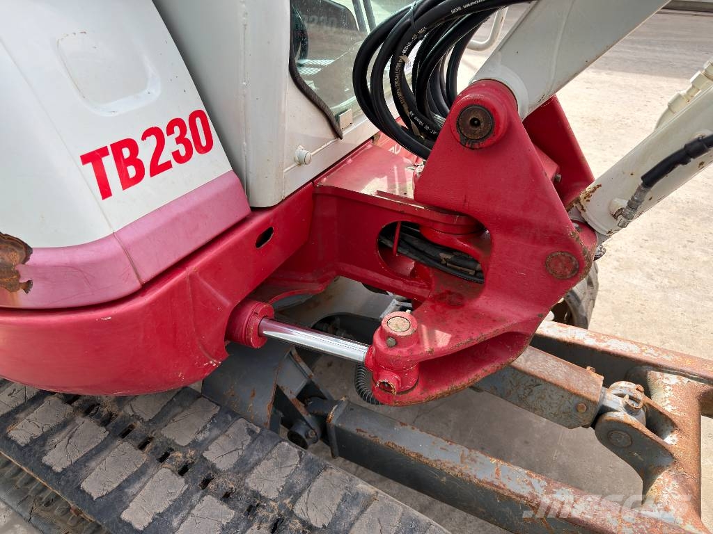 Takeuchi TB230 Minikaivukoneet < 7t