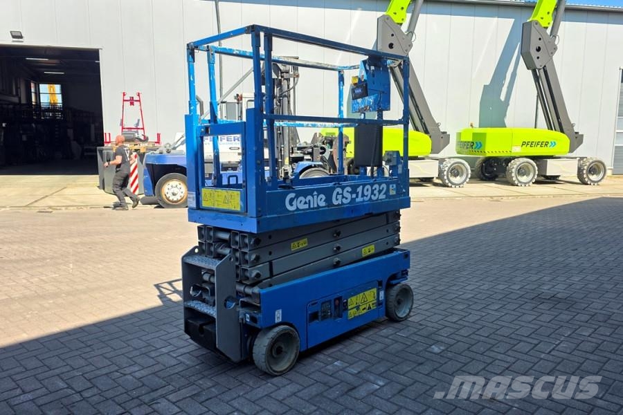 Genie GS1932 Electric, Working Height 7.8 m, 227kg Capac Mini incarcator