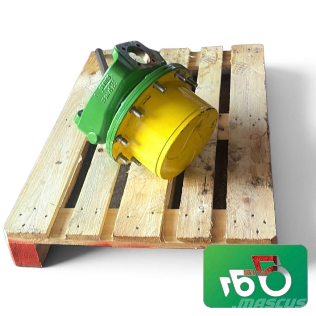 John Deere 6215R Steering Knuckle / Final Drive / Hub / Half- Chasís