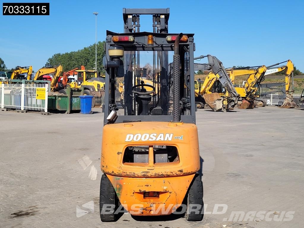 Doosan D25S -5 MISSING Engine &amp;amp; Seat Dieseltrukit