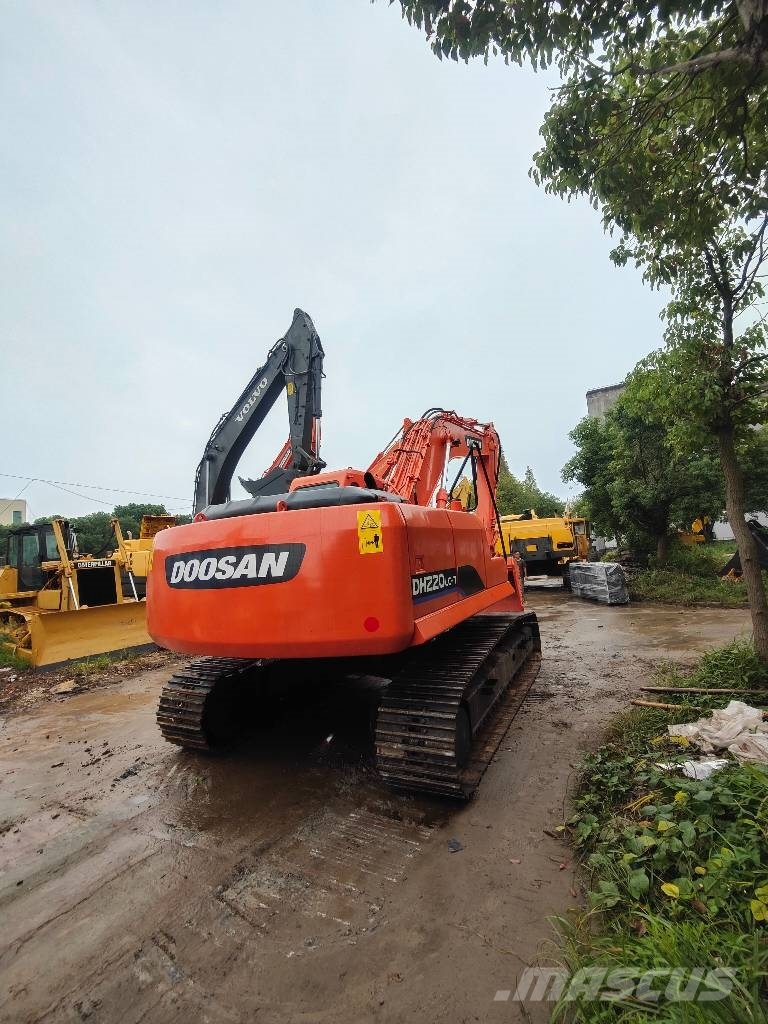 Doosan 220 LC-7 大型油圧ショベル12t以上(パワーショベル・ユンボ)