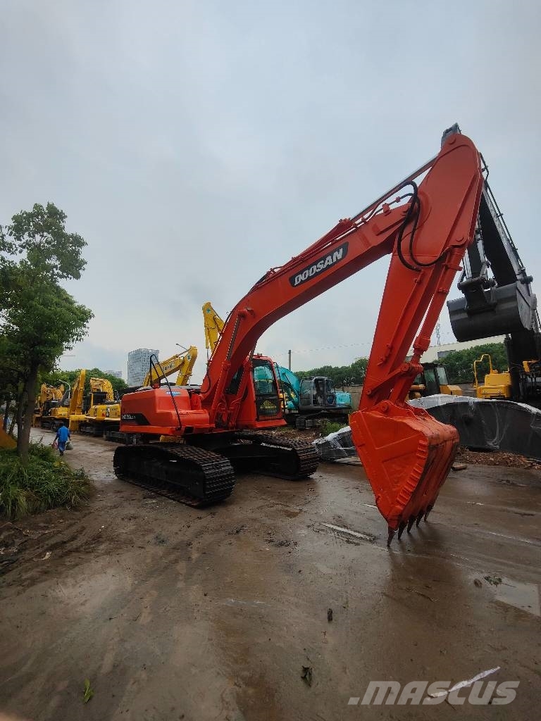 Doosan 220 LC-7 大型油圧ショベル12t以上(パワーショベル・ユンボ)