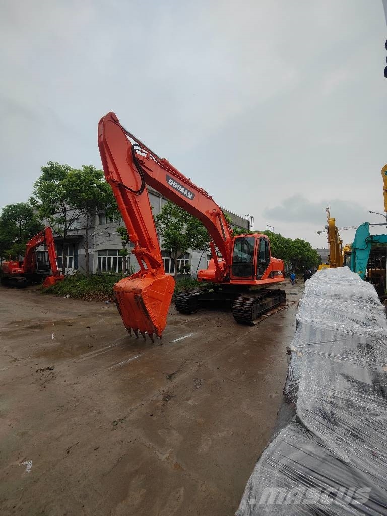 Doosan 220 LC-7 大型油圧ショベル12t以上(パワーショベル・ユンボ)