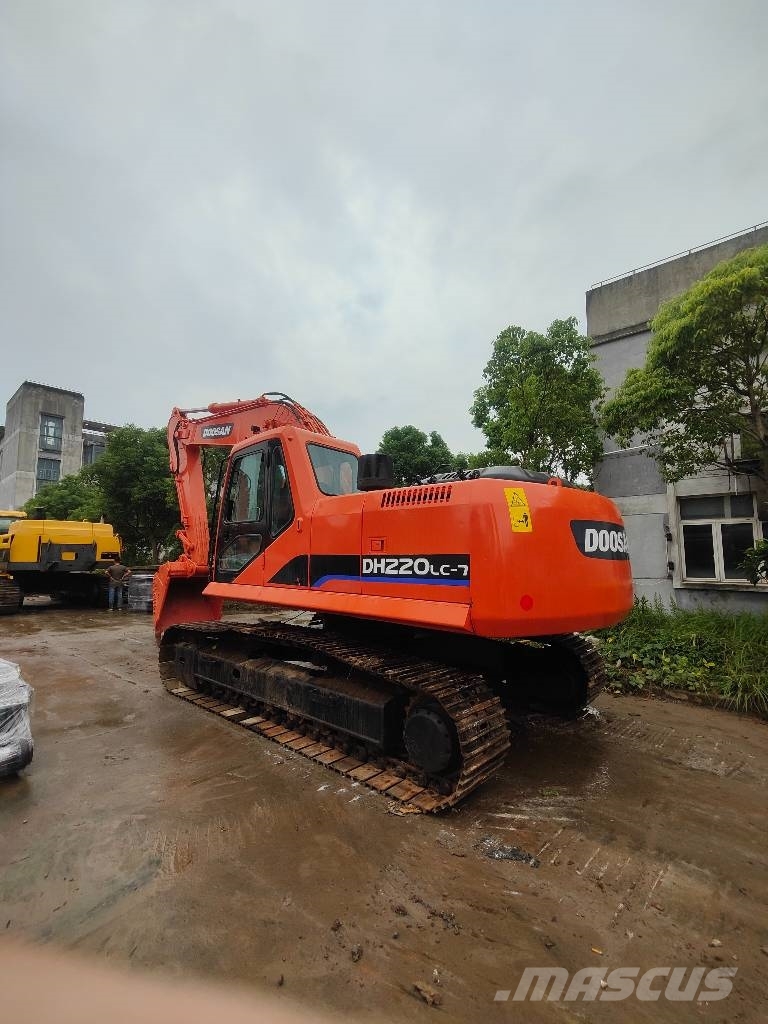 Doosan 220 LC-7 大型油圧ショベル12t以上(パワーショベル・ユンボ)