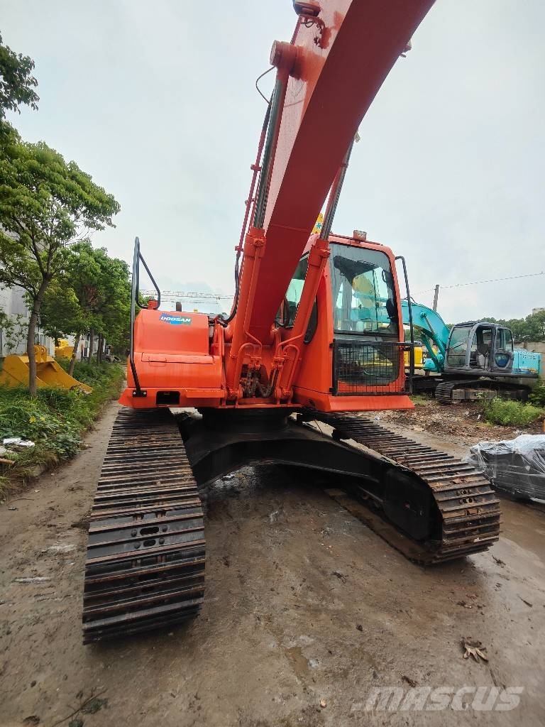 Doosan 220 LC-7 大型油圧ショベル12t以上(パワーショベル・ユンボ)